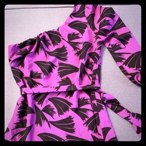 Guess magenta and black blouse